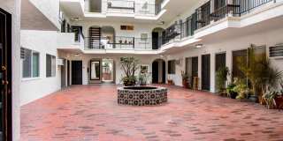 1333 N Martel Avenue Gallery 28