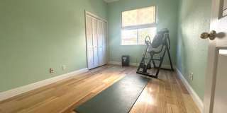 Gorgeous single story with Pool! Gallery 12