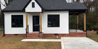 Charming 2BR House in Fayetteville Gallery 1