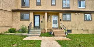 SPACIOUS TOWNHOME IN KANSAS CITY SPACIOUS TOWNHOME IN KANSAS CITY Gallery 1