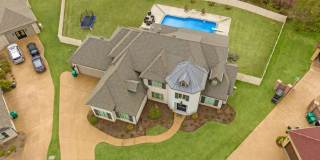 Winslow Cove Furnished Executive Estate with Pool Gallery 1