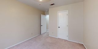 4 Bedroom 2 Bath - Convenient Location Gallery 13