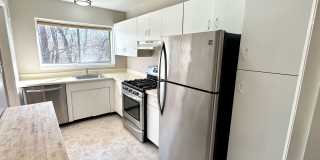 Beautifully kept, spacious one bedroom condo in the award winning Bethesda Parkside Community! Gallery 6