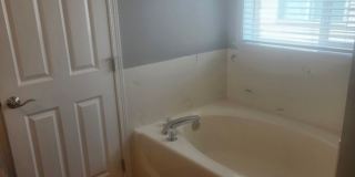 3bd/2.5ba Maple Valley Home Gallery 22