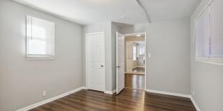 1932 Beech Street Gallery 14