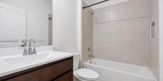 2448 SE 10th Ct Gallery 19