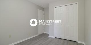 2561 Beal Street Gallery 14