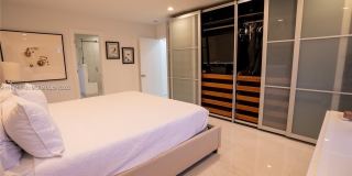 31 SW 6th St Gallery 16