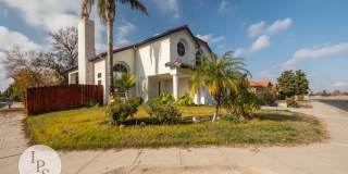 Clovis Eastside Home, 3BR/2.5BA, Built 1994 - Lots of Amenities! Gallery 1