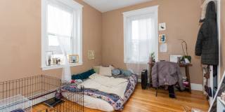 Huge 5 bed in Allston Gallery 4