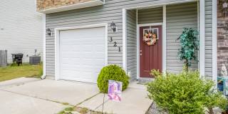 3-Bedroom Townhome with Garage in Holly Ridge Gallery 3