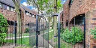 UIC Area 3-Bedroom Checks All the Boxes Gallery 12