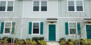 Well-Located Home with Easy Access to Everyday Conveniences Gallery 1