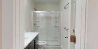 Awesome 5 bed 2 bath in Mission Hill..... Gallery 17