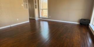 Amazing 2 bedroom/1 bath house with laundry room! Gallery 9