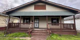 Charming 3-Bedroom, 1-Bathroom Home with Fenced Yard Gallery 1