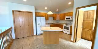 3 Bed, 2 Bath Townhome Gallery 1