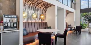 Bond on Mint Gallery 25