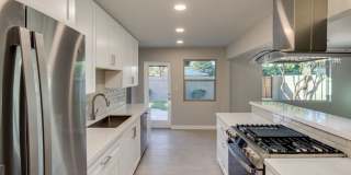 4 Bedroom, 3 Baths, includes 2 Master Suites Just 1-Mile from ASU Gallery 16