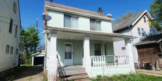 Charming 3-Bedroom Property in Prime Location Gallery 1