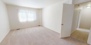 Sterling Commons Gallery 17