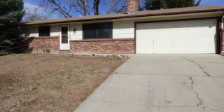 Adorable 3 bedroom, 1 bath in Longmont Estates, fenced back yard, 2 car garage Gallery 1