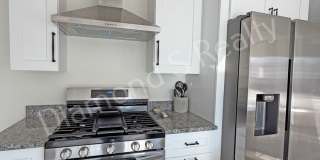 Stunning 3_Bed Home with Two Primary Suites & a Pool! Gallery 13