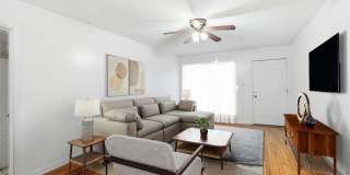 4 Bedroom House with Back Deck Gallery 12