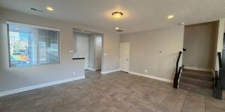 3 Bedroom Townhome Near Juan Tabo Blvd SE & Four Hills! Gallery 5