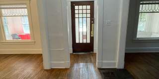 Spacious Home Near U-M | Large Bedrooms, Porches & In-Unit Laundry Spacious Home Near U-M | Large Bedrooms, Porches & In-Unit Laundry Gallery 5