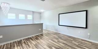 6913 S Wall St Gallery 36