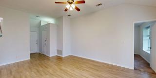 2 WEEKS FREE!!! NEW PAINT!!!!!! ONLY $1,395!! Gallery 6