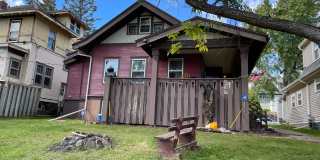 Duluth MN - 6 Bed - 2 Bath - Single Family Home Gallery 5