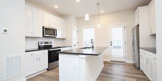 Dog-Friendly Old Trail Townhome Gallery 9