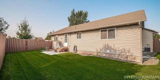 2221 Frontier Drive Gallery 28