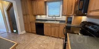 86 School St Gallery 7