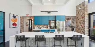 The NinetyNine Gallery 28