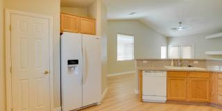 CHARMING 2 BEDROOM TOWNHOME IN SOUTHERN HIGHLANDS Gallery 11