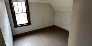 Spacious 3 bedroom 2 bathroom home in Madison! Garage space included! Gallery 14