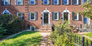 Spacious 2 Bed / 2 Bath Home Between Old Town & Potomac Yard – Private Yard & Deck! Gallery 3