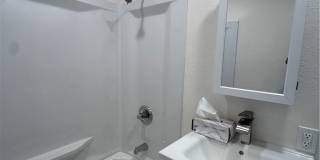 8220 Wall Gallery 15