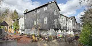 2Bd/1.75Ba Issaquah Townhouse Gallery 1