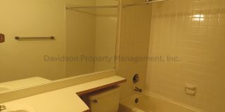 Spacious 3 Bedroom House on the West Side with Mountain Views Gallery 13
