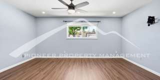 Spacious Townhouse with Washer/Dryer and Central AC Gallery 12