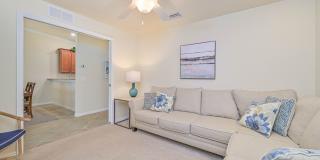 **2 + Den Condo - 1 Car garage - Fully Furnished - Short Term Lease (5.11 - 11.30) ** Gallery 17