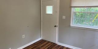 Charming 2-Bedroom Home in Lookout Valley – Pets Welcome! Gallery 3