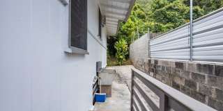 Recently Renovated 2BR/1BA/1 covered PKG in Kalihi Valley! Gallery 19