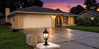 Charming 3BR House in Hudson Gallery 1
