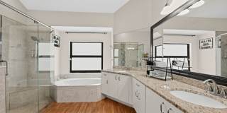 Stunning 4BR House in Naples Gallery 23