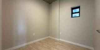 293 Hawthorne Street Gallery 4